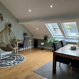 Peaceful Close To Airport With Parking Steenokkerzeel